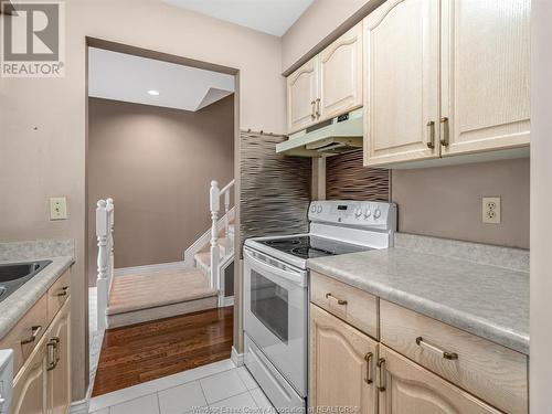 1185 Grand Marais West Unit# 5, Windsor, ON - Indoor Photo Showing Kitchen