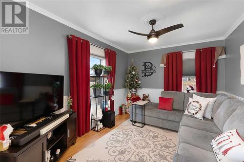 61 Day Street, Essex, ON - Indoor Photo Showing Living Room