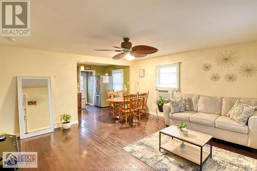 2153 Wellesley, Windsor, ON - Indoor Photo Showing Living Room