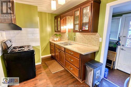 2153 Wellesley, Windsor, ON - Indoor Photo Showing Kitchen With Double Sink