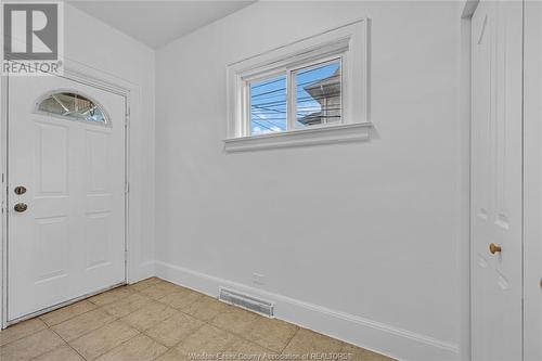 1060-1062 Pelissier, Windsor, ON - Indoor Photo Showing Other Room