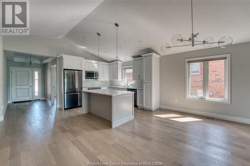 66 York Boulevard, Kingsville, ON - Indoor Photo Showing Kitchen With Upgraded Kitchen