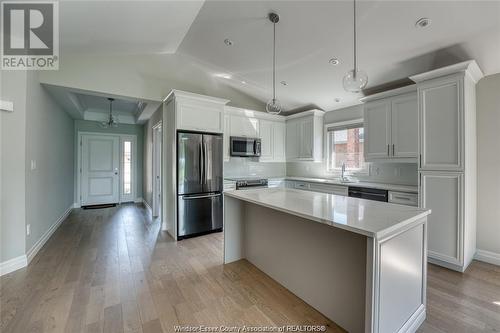 66 York Boulevard, Kingsville, ON - Indoor Photo Showing Kitchen With Upgraded Kitchen