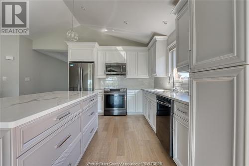 66 York Boulevard, Kingsville, ON - Indoor Photo Showing Kitchen With Upgraded Kitchen