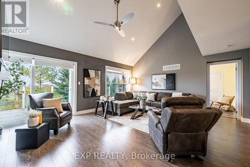 47 Greenaway Circle, Port Hope, ON - Indoor Photo Showing Living Room