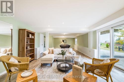 47 Greenaway Circle, Port Hope, ON - Indoor Photo Showing Living Room