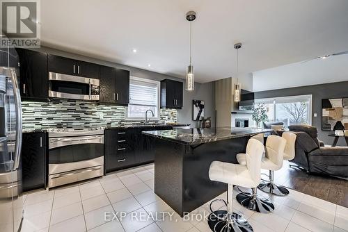 47 Greenaway Circle, Port Hope, ON - Indoor Photo Showing Kitchen With Upgraded Kitchen