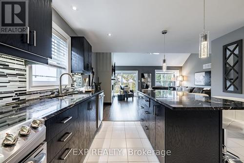 47 Greenaway Circle, Port Hope, ON - Indoor Photo Showing Kitchen With Double Sink With Upgraded Kitchen