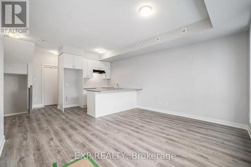 939 Mishi, Ottawa, ON - Indoor Photo Showing Kitchen