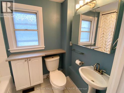 93 Adeline Street, Ottawa, ON - Indoor Photo Showing Bathroom