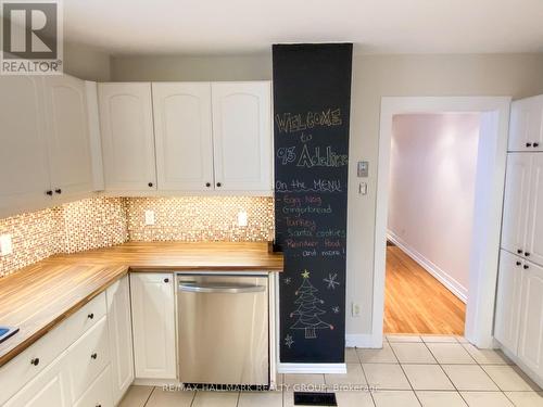 93 Adeline Street, Ottawa, ON - Indoor Photo Showing Kitchen