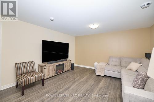 171 Classic Avenue, Welland (773 - Lincoln/Crowland), ON - Indoor Photo Showing Living Room