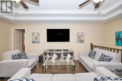 171 Classic Avenue, Welland (773 - Lincoln/Crowland), ON - Indoor Photo Showing Living Room