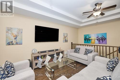 171 Classic Avenue, Welland (773 - Lincoln/Crowland), ON - Indoor Photo Showing Living Room