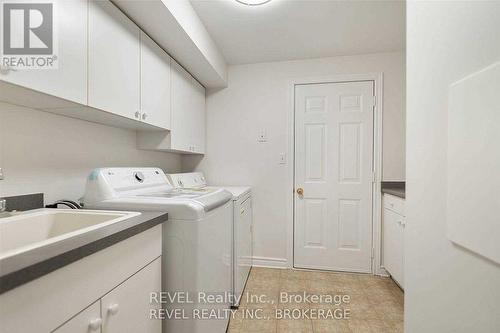 6839 Imperial Court, Niagara Falls, ON - Indoor Photo Showing Laundry Room