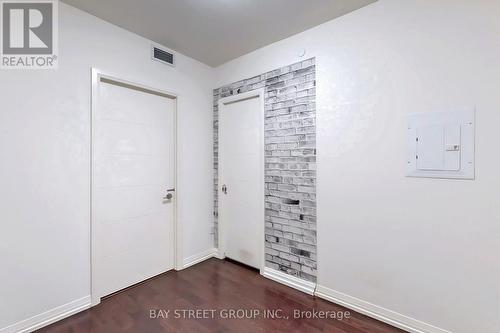 521 - 460 Adelaide Street E, Toronto, ON - Indoor Photo Showing Other Room