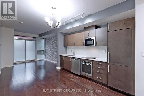 521 - 460 Adelaide Street E, Toronto, ON - Indoor Photo Showing Kitchen