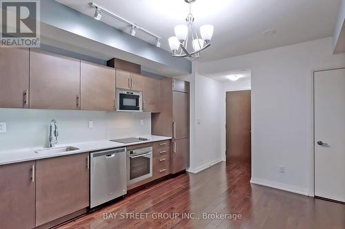 521 - 460 Adelaide Street E, Toronto, ON - Indoor Photo Showing Kitchen