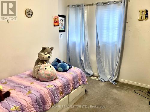 33 Rushbrooke Way, Ajax, ON - Indoor Photo Showing Bedroom