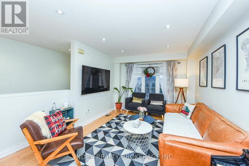 20 - 4950 Albina Way, Mississauga, ON - Indoor Photo Showing Living Room