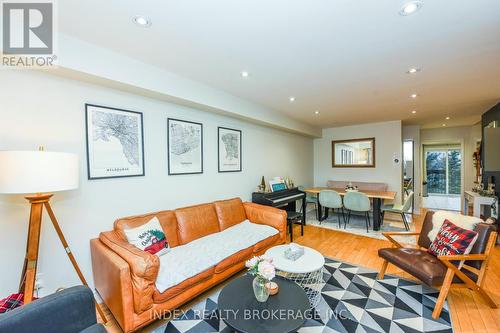 20 - 4950 Albina Way, Mississauga, ON - Indoor Photo Showing Living Room