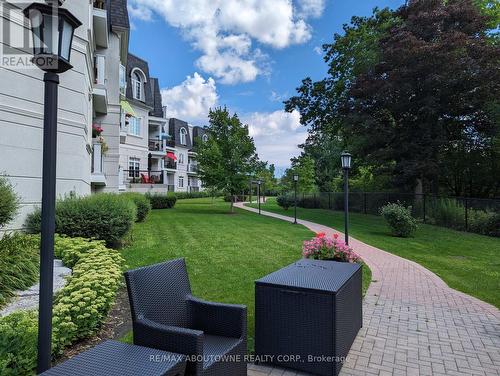 332 - 2300 Upper Middle Road W, Oakville, ON - Outdoor