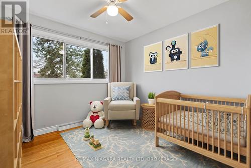 8848 Banting Street, Niagara Falls (223 - Chippawa), ON - Indoor Photo Showing Bedroom