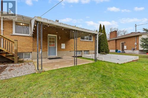 8848 Banting Street, Niagara Falls (223 - Chippawa), ON - Outdoor With Exterior