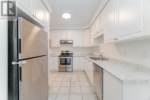 439 Silver Maple Road, Oakville, ON - Indoor Photo Showing Kitchen With Double Sink