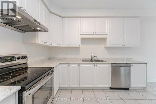 439 Silver Maple Road, Oakville, ON - Indoor Photo Showing Kitchen With Double Sink