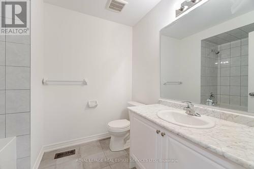 439 Silver Maple Road, Oakville, ON - Indoor Photo Showing Bathroom