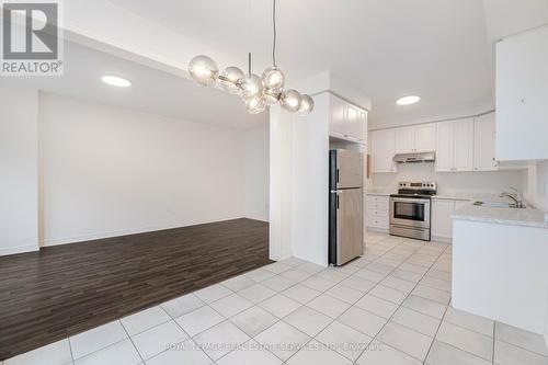 439 Silver Maple Road, Oakville, ON - Indoor Photo Showing Kitchen