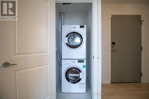 2507 - 30 Upper Mall Way, Vaughan, ON - Indoor Photo Showing Laundry Room