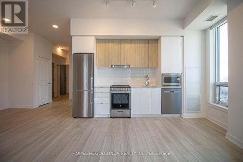 2507 - 30 Upper Mall Way, Vaughan, ON - Indoor Photo Showing Kitchen With Stainless Steel Kitchen