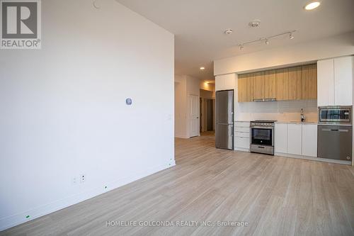 2507 - 30 Upper Mall Way, Vaughan, ON - Indoor Photo Showing Kitchen