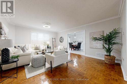 154 Queen Isabella Crescent, Vaughan, ON - Indoor Photo Showing Living Room