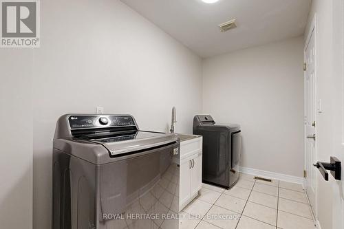 154 Queen Isabella Crescent, Vaughan, ON - Indoor Photo Showing Laundry Room