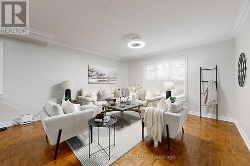 154 Queen Isabella Crescent, Vaughan, ON - Indoor Photo Showing Living Room