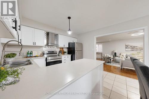 154 Queen Isabella Crescent, Vaughan, ON - Indoor Photo Showing Kitchen With Double Sink