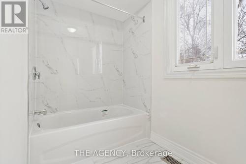 78 James Street, Barrie, ON - Indoor Photo Showing Bathroom