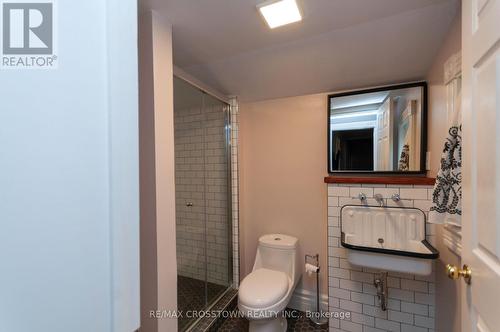 26 Holgate Street, Barrie, ON - Indoor Photo Showing Bathroom