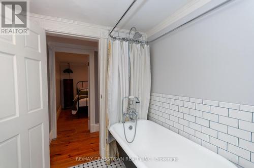 26 Holgate Street, Barrie, ON - Indoor Photo Showing Bathroom