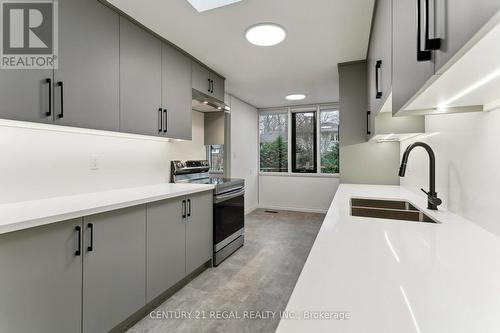 1497 Camelford Road, Mississauga, ON - Indoor Photo Showing Kitchen With Double Sink