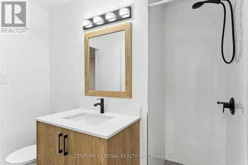 1497 Camelford Road, Mississauga, ON - Indoor Photo Showing Bathroom