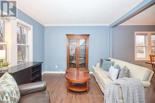 4317 Buttrey Street, Niagara Falls (210 - Downtown), ON - Indoor Photo Showing Living Room