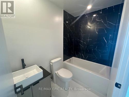 2107 - 1285 Dupont Street, Toronto, ON - Indoor Photo Showing Bathroom