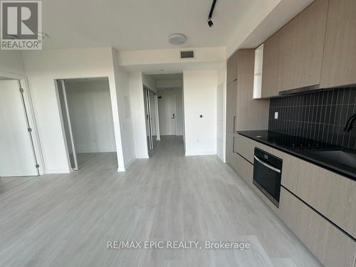 2107 - 1285 Dupont Street, Toronto, ON - Indoor Photo Showing Kitchen