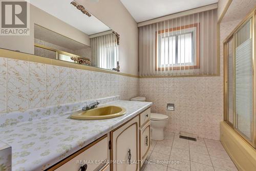 11 Marcella Crescent, Hamilton, ON - Indoor Photo Showing Bathroom