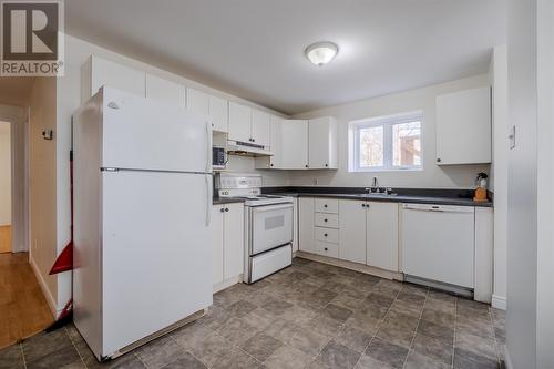 9 Bugler Place, St. John'S, NL - Indoor Photo Showing Kitchen