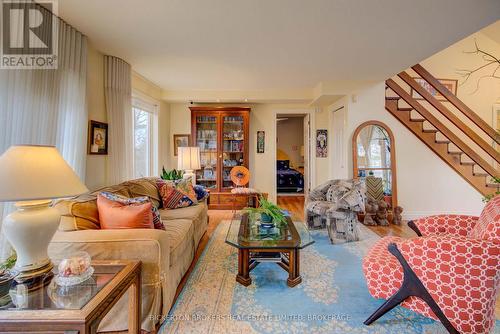 491 Hillcrest Road, Elizabethtown-Kitley, ON - Indoor Photo Showing Living Room